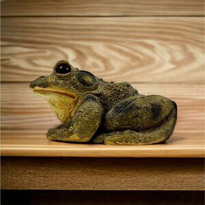 Handcrafted Frog Figurine Statue For Indoor & Outdoor Decor